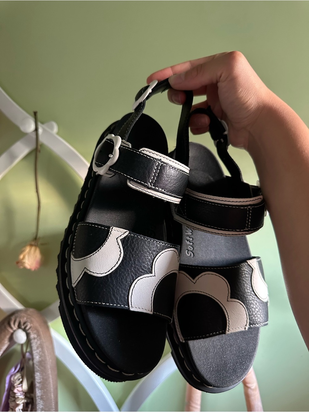 Dr. Martens VOSS PISA LEATHER STRAP SANDALS Black Platforms Floral - Picture 7 of 7